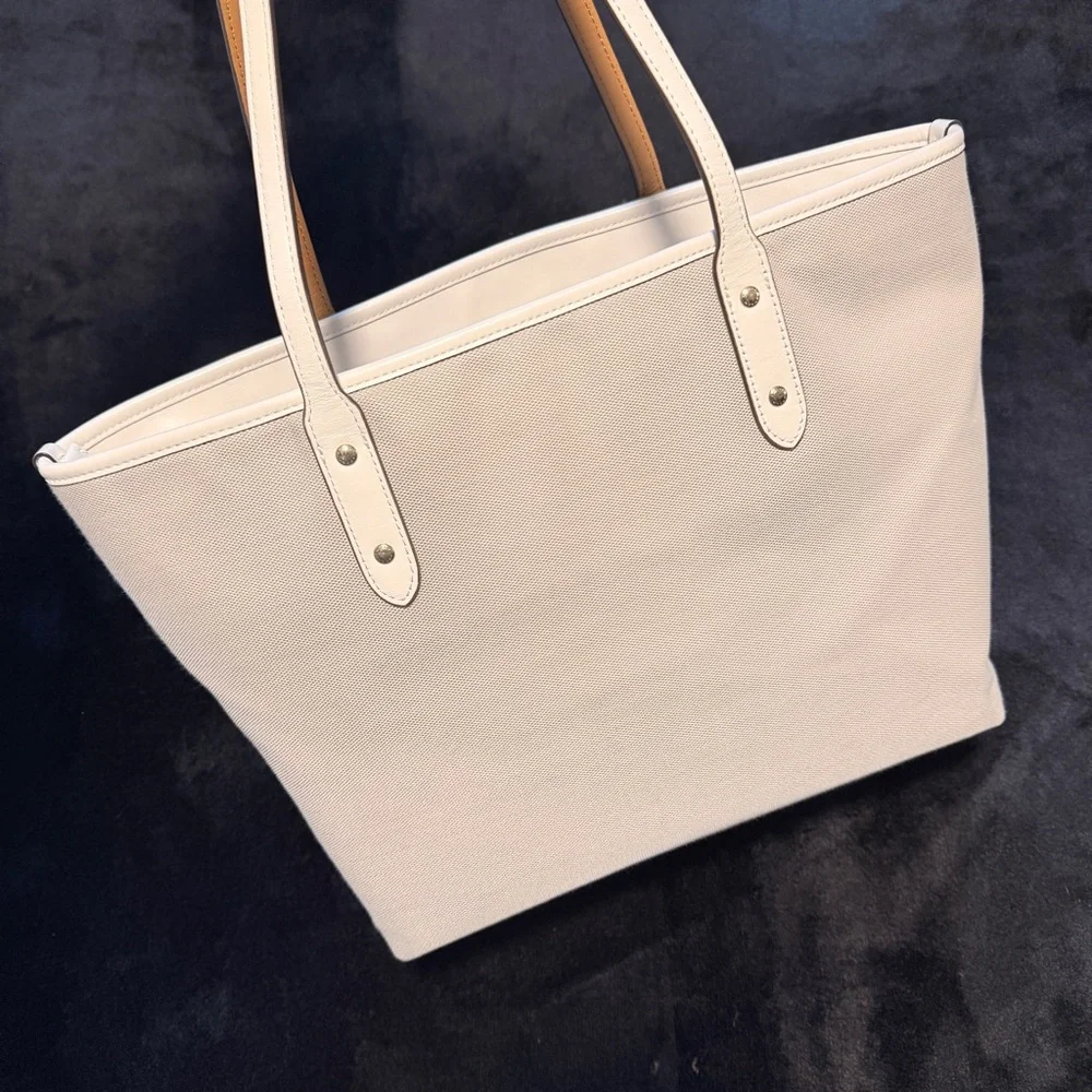 Coach 2020 Chalk Signature Horse & Carriage Leather Jacquard City Zip Tote Bag - Picture 3 of 12